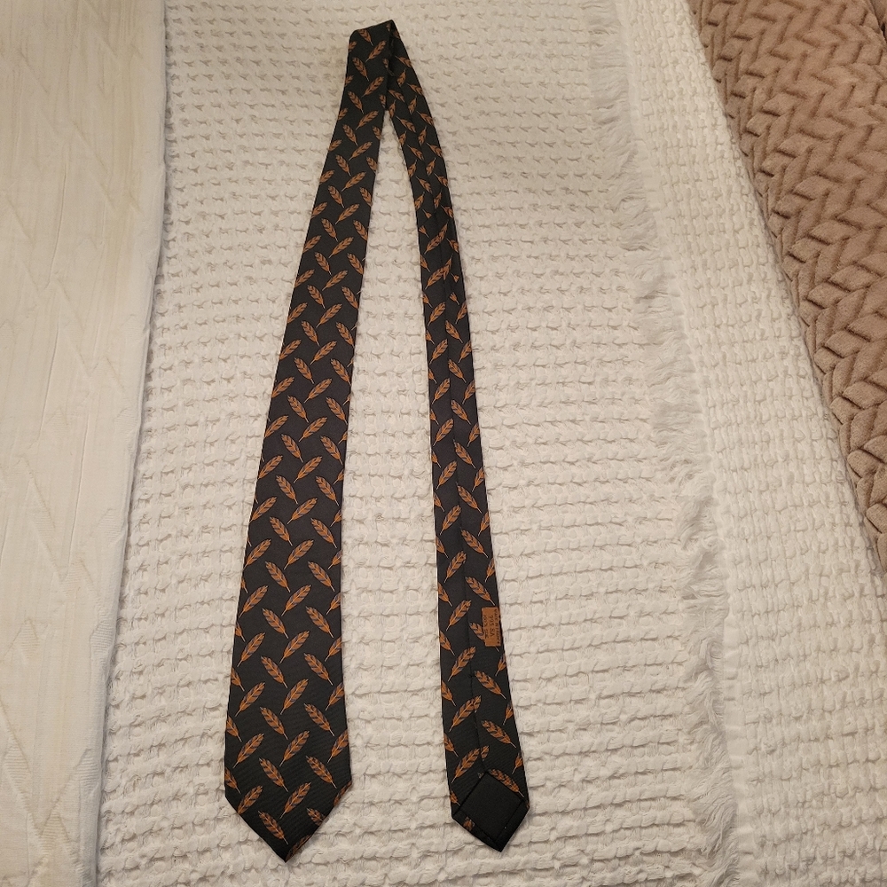 Hermes Authentic Elegant Black and Orange Feather Pattern Tie - Picture 9 of 12